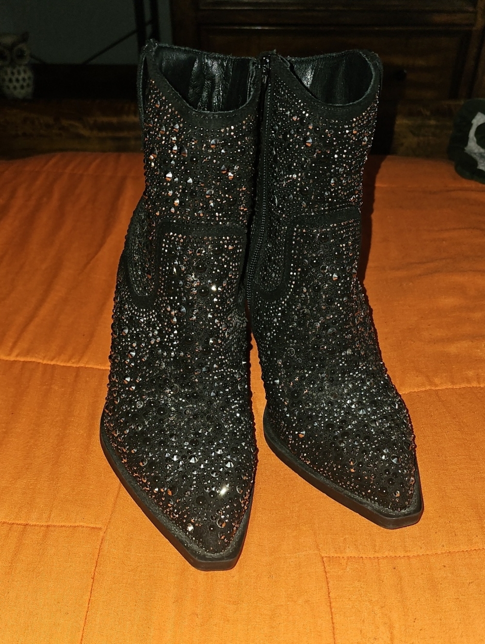 Very G Womens Rihnestome Boots. Size 8.5 With A 3.5" Heel!! Gorgeous!